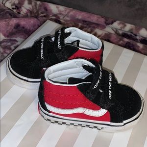 Infant sneakers